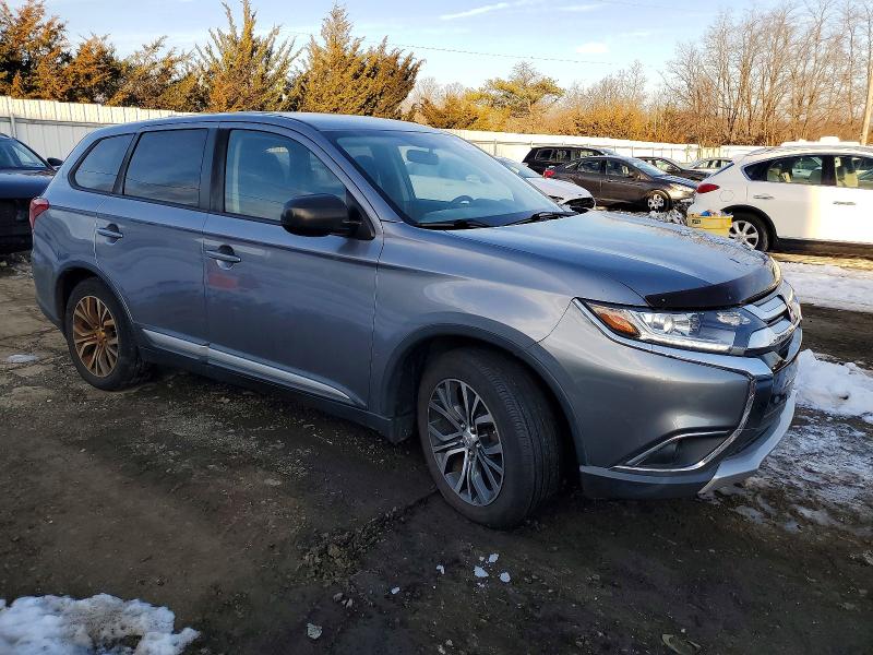 Photo 4 from auction – 2017 MITSUBISHI OUTLANDER with VIN JA4AD2A34HZ031475