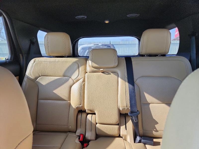 Zdjęcie 10 z aukcji – 2017 FORD EXPLORER L z VIN 1FM5K8F85HGC15111