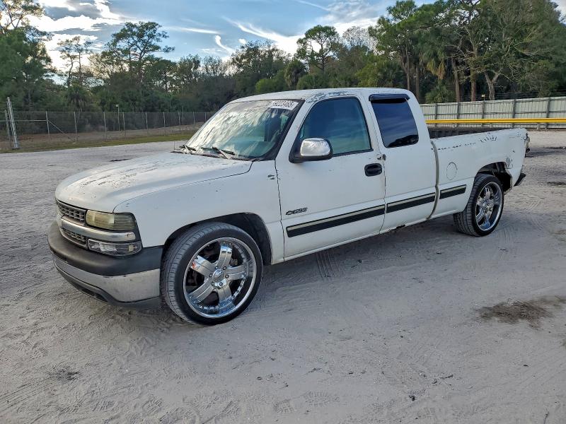 CHEVROLET SILVERADO 1999 with VIN 2GCEC19T6X1223917 - Photo from auction