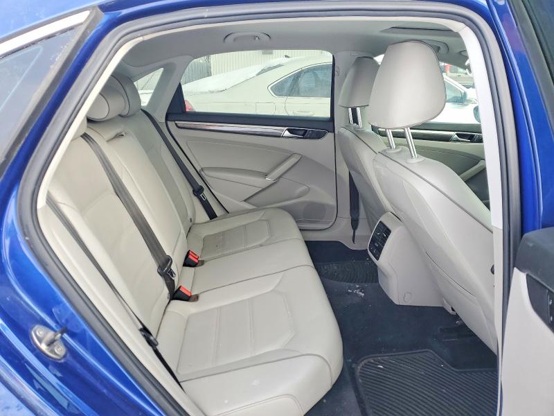 Photo 10 from auction – 2016 VOLKSWAGEN PASSAT SE with VIN 1VWBT7A33GC064797