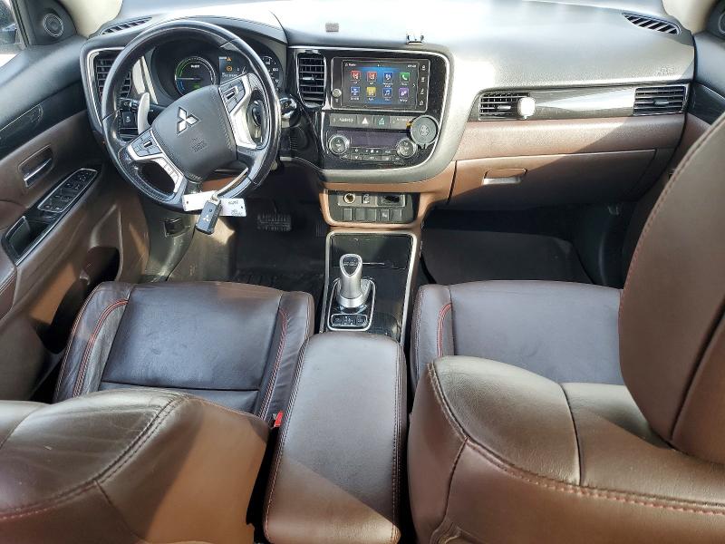 Photo 8 from auction – 2018 MITSUBISHI OUTLANDER with VIN JA4J24A53JZ037129