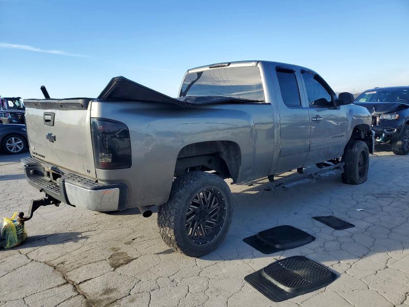 Фото 3 с аукциона – 2007 CHEVROLET SILVERADO с VIN 2GCEK190671724962