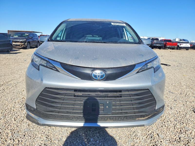 Photo 5 from auction – 2021 TOYOTA SIENNA LE with VIN 5TDKSKFC8MS036683