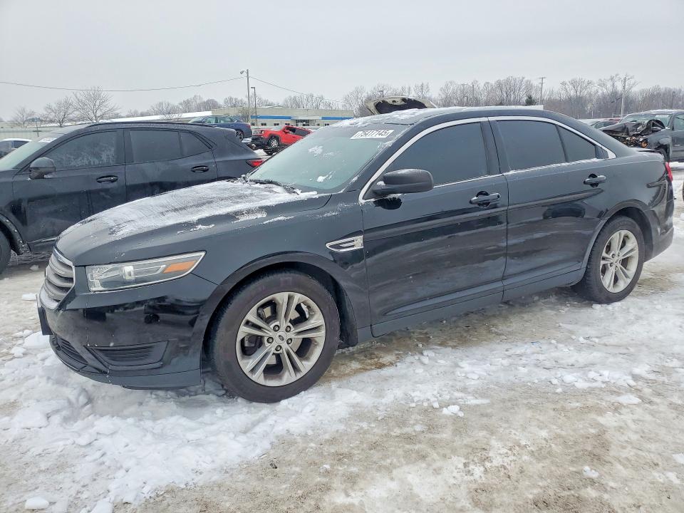 FORD TAURUS SE 2016 with VIN 1FAHP2D85GG131880 - Photo from auction