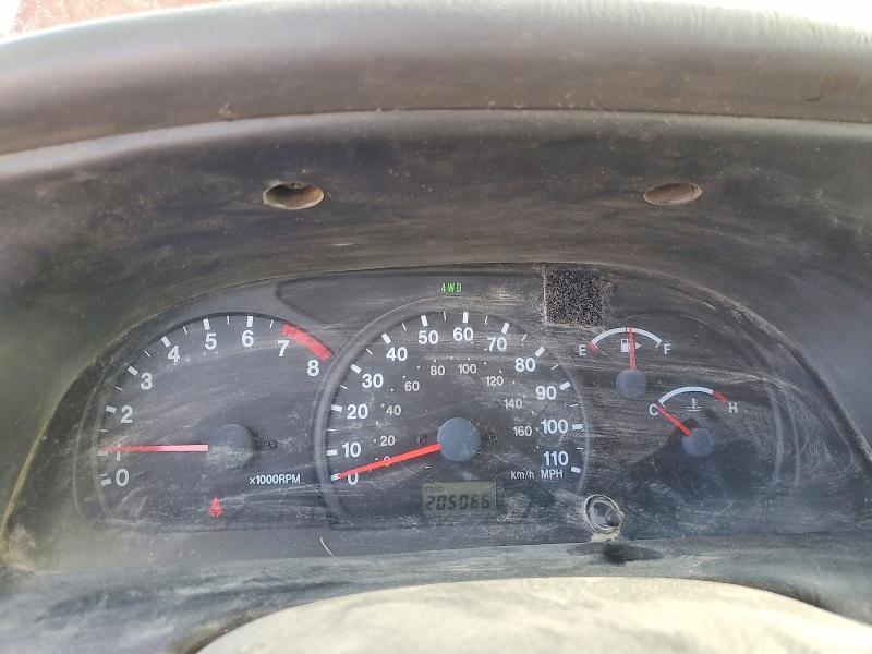 Photo 9 from auction – 2003 CHEVROLET TRACKER ZR with VIN 2CNBJ734436933453