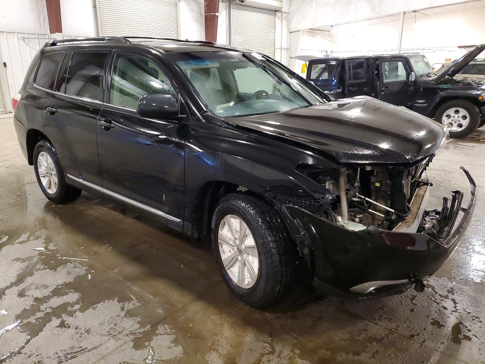 Photo 4 from auction – 2013 TOYOTA HIGHLANDER with VIN 5TDBK3EH8DS236854