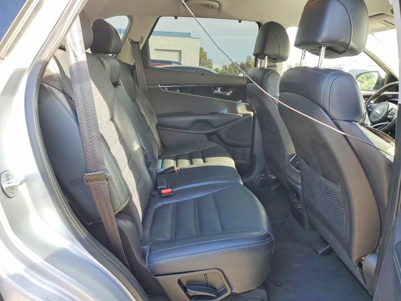 Photo 10 from auction – 2017 KIA SORENTO with VIN 5XYPH4A16HG274833