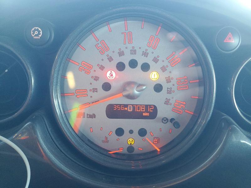 Photo 9 from auction – 2006 MINI COOPER S with VIN WMWRE33576TL18929