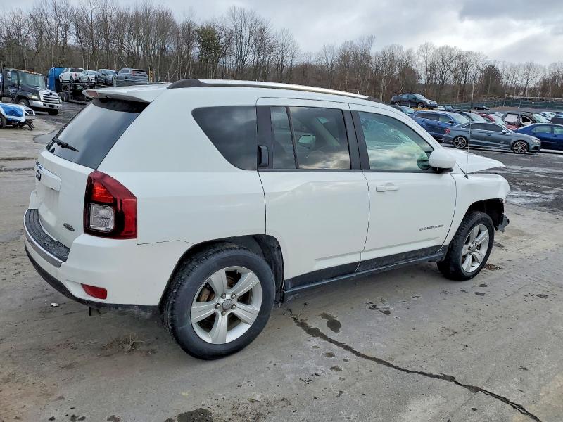 Photo 3 from auction – 2015 JEEP COMPASS LA with VIN 1C4NJDEB2FD258994