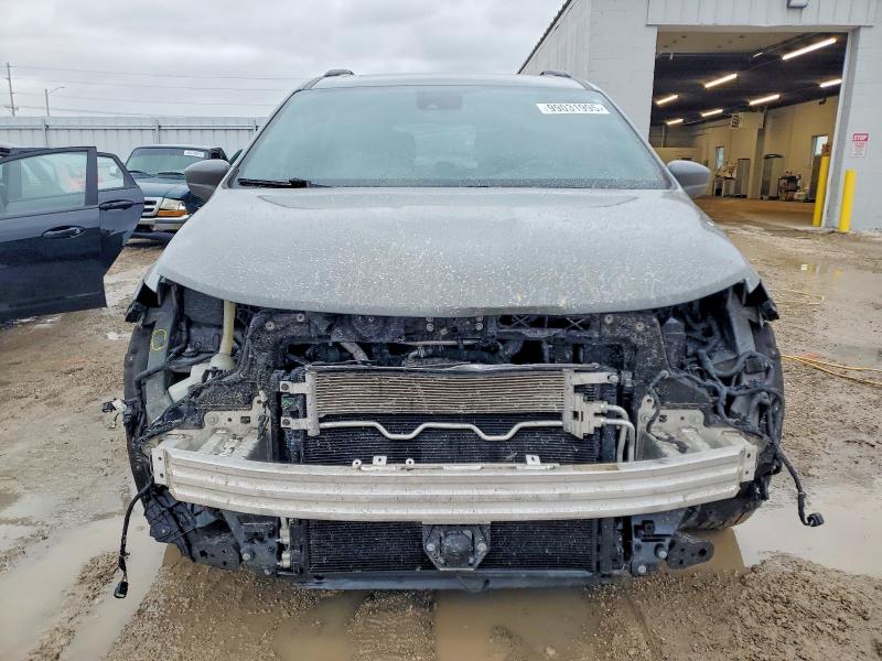 Photo 5 from auction – 2020 CHRYSLER PACIFICA with VIN 2C4RC1EG3LR240583