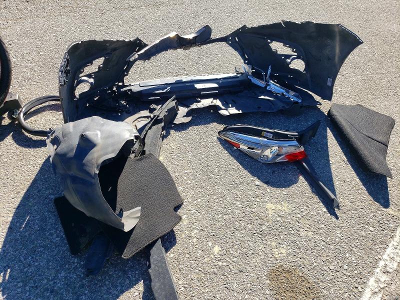 Photo 12 from auction – 2018 TOYOTA CAMRY with VIN 4T1B11HK2JU014053