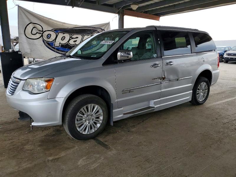 Photo 1 from auction – 2012 CHRYSLER TOWN & COU with VIN 2C4RC1GG5CR327365