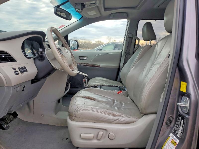 Photo 7 from auction – 2011 TOYOTA SIENNA with VIN 5TDYK3DC2BS094997