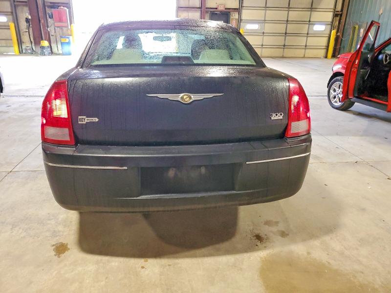 Photo 6 from auction – 2005 CHRYSLER 300 TOURIN with VIN 2C3JA53G15H694129