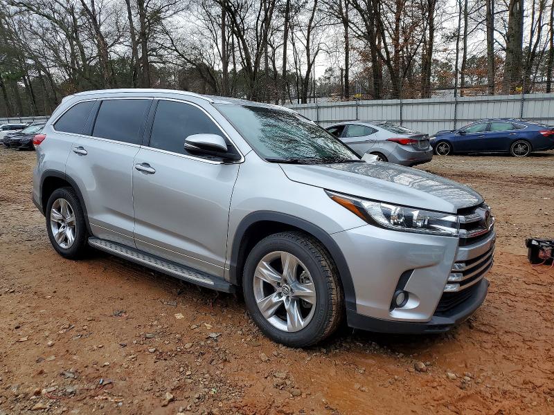 Foto 4 de la subasta – 2018 TOYOTA HIGHLANDER con VIN 5TDYZRFH1JS275031