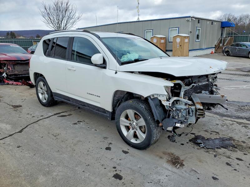 Photo 4 from auction – 2015 JEEP COMPASS LA with VIN 1C4NJDEB2FD258994
