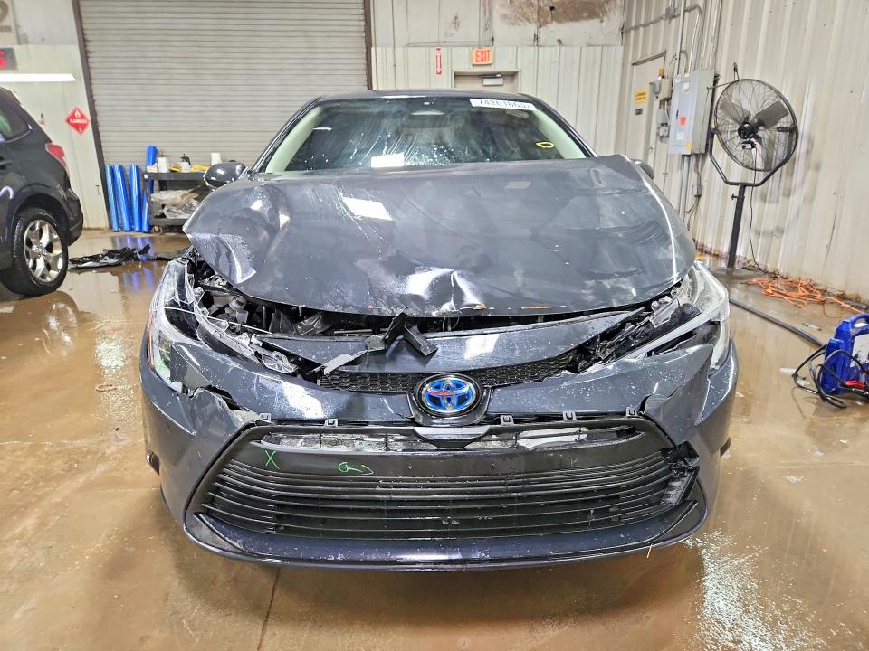 Photo 5 from auction – 2025 TOYOTA COROLLA with VIN JTDBCMFE5S3100915