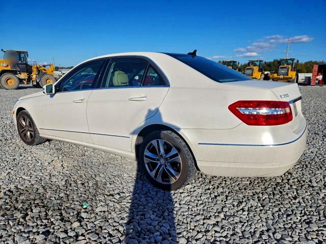 Photo 2 from auction – 2011 MERCEDES-BENZ E 350 with VIN WDDHF5GB4BA387631