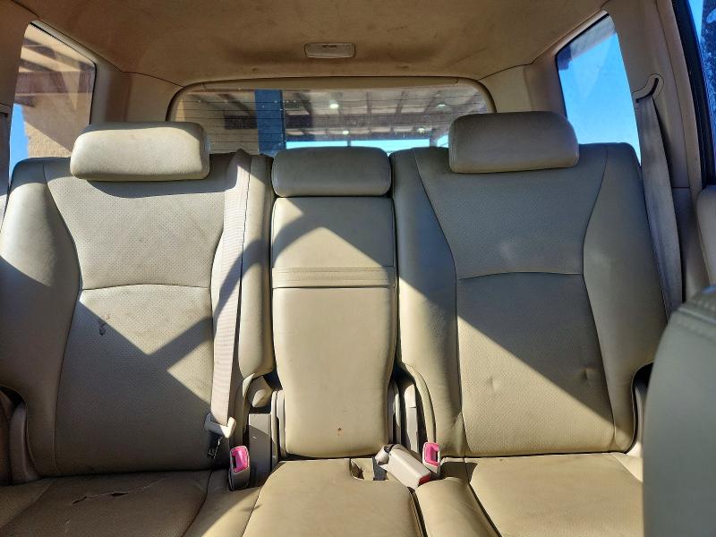 Photo 10 from auction – 2004 TOYOTA HIGHLANDER with VIN JTEGD21A740096460