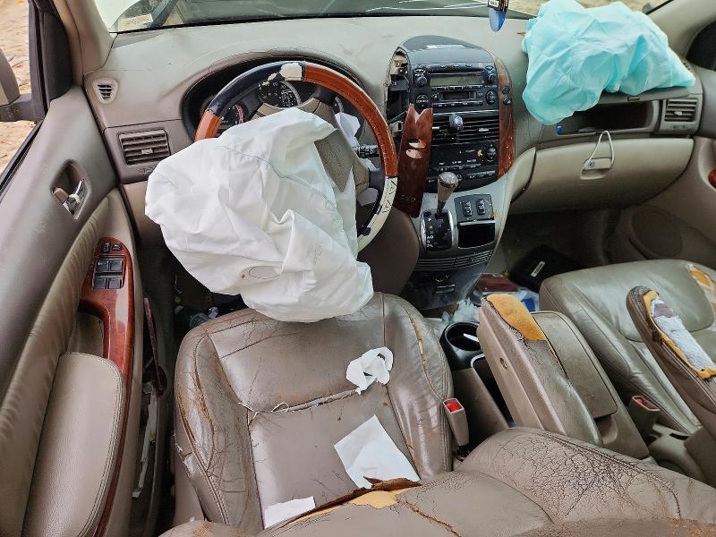 Photo 8 from auction – 2004 TOYOTA SIENNA with VIN 5TDZA22C64S185018