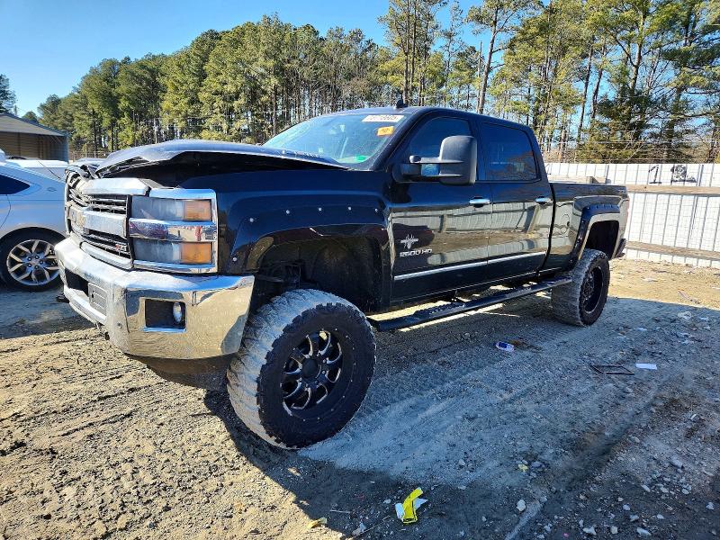 CHEVROLET SILVERADO 2015 z numerem VIN 1GC1KWE84FF178628 - Zdjęcie z aukcji