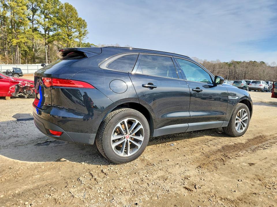 Photo 3 from auction – 2017 JAGUAR F-PACE PRE with VIN SADCJ2BN1HA488108