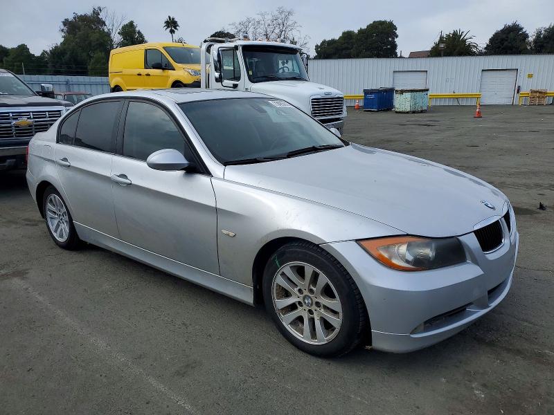 Zdjęcie 4 z aukcji – 2006 BMW 325 I z VIN WBAVB13586KR64238