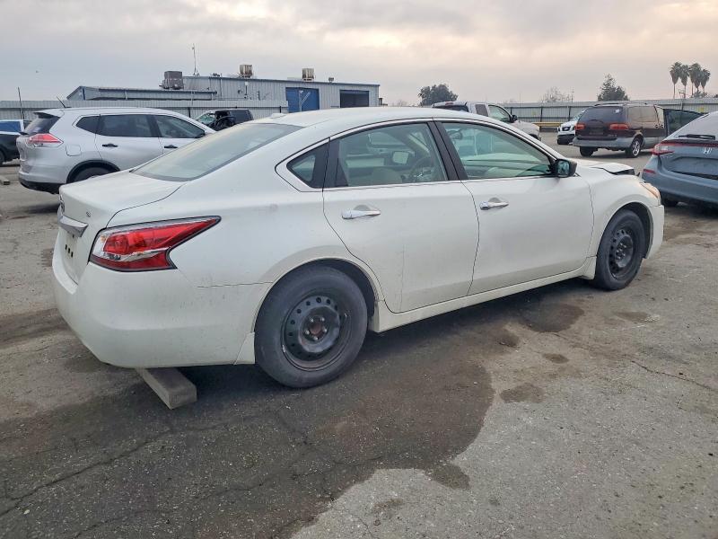 Фото 3 с аукциона – 2015 NISSAN ALTIMA с VIN 1N4AL3AP1FN313617