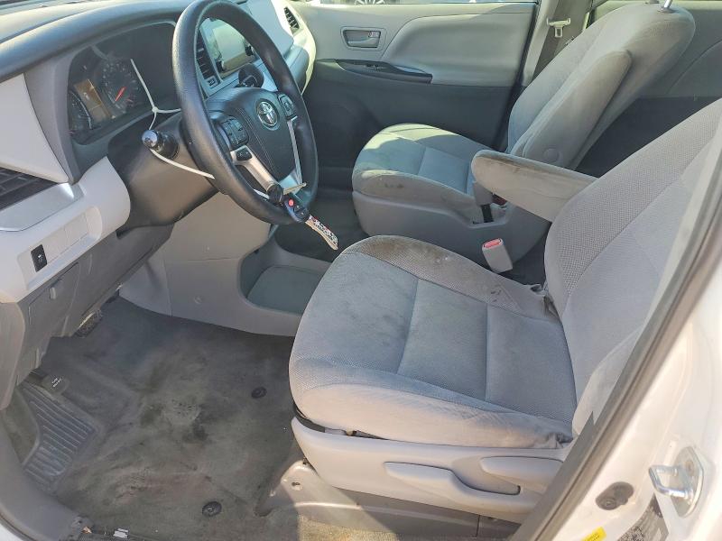 Photo 7 from auction – 2017 TOYOTA SIENNA with VIN 5TDZZ3DC2HS858453