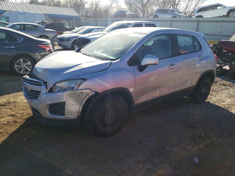 CHEVROLET TRAX 2015 with VIN 3GNCJKSB8FL227377 - Photo from auction