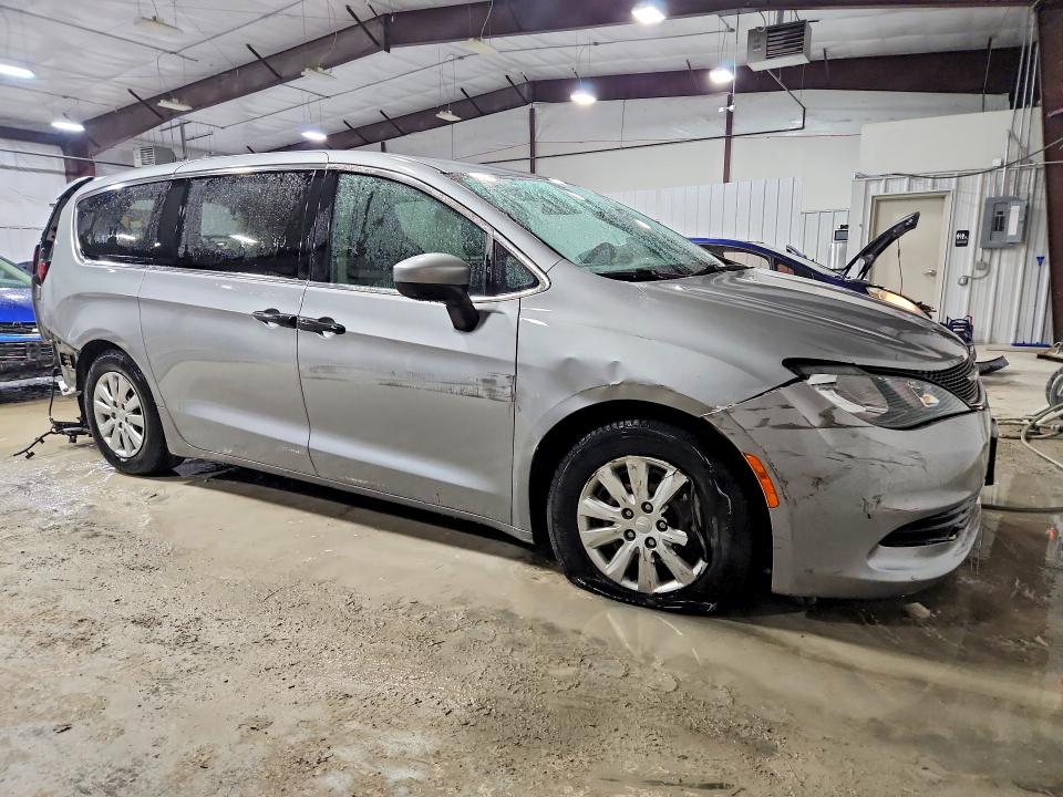 Photo 4 from auction – 2018 CHRYSLER PACIFICA L with VIN 2C4RC1AG0JR274550