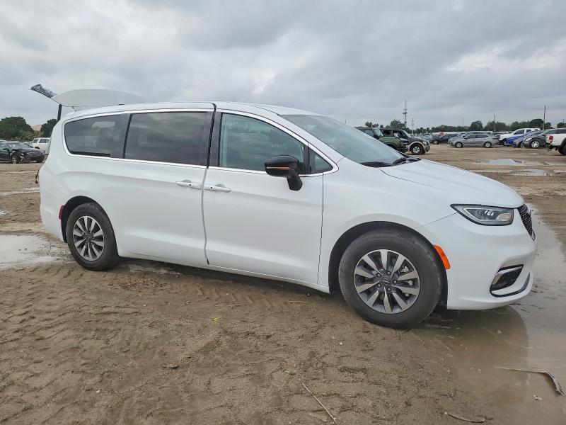 Photo 4 from auction – 2024 CHRYSLER PACIFICA H with VIN 2C4RC1S72RR153352