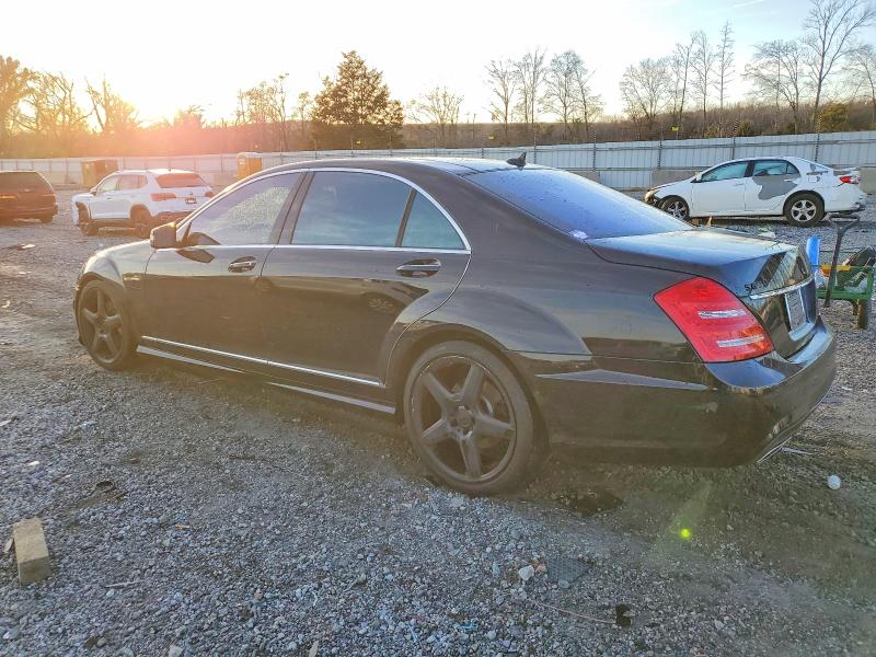 Photo 2 from auction – 2012 MERCEDES-BENZ S 550 with VIN WDDNG7DB3CA477306