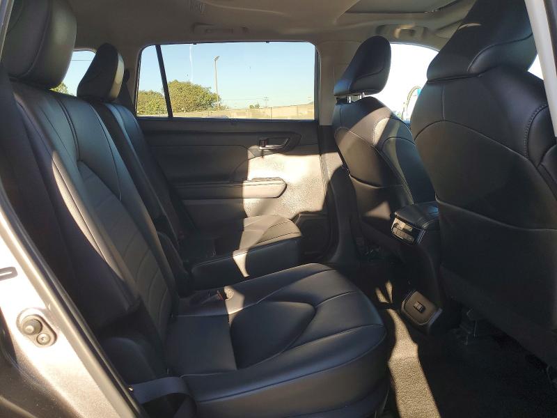 Photo 11 from auction – 2024 TOYOTA HIGHLANDER with VIN 5TDKDRAHXRS052431