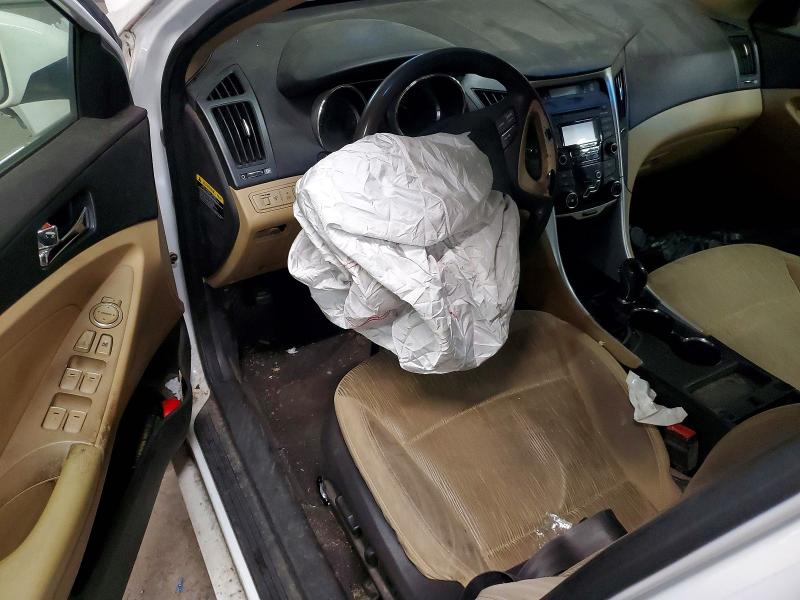 Photo 8 from auction – 2012 HYUNDAI SONATA with VIN 5NPEB4AC3CH469767