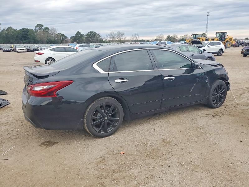 Photo 3 from auction – 2018 NISSAN ALTIMA with VIN 1N4AL3AP8JC240296