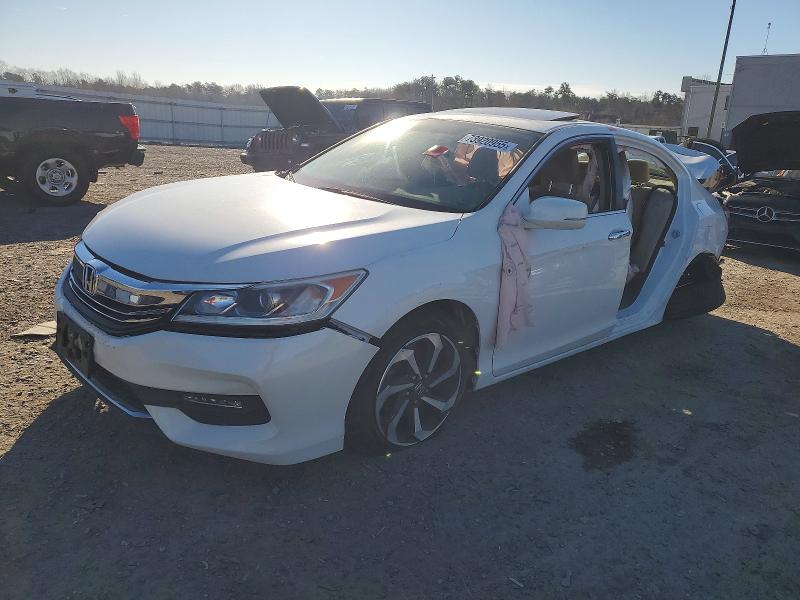 HONDA ACCORD 2017 with VIN 1HGCR2F76HA032364 - Photo from auction