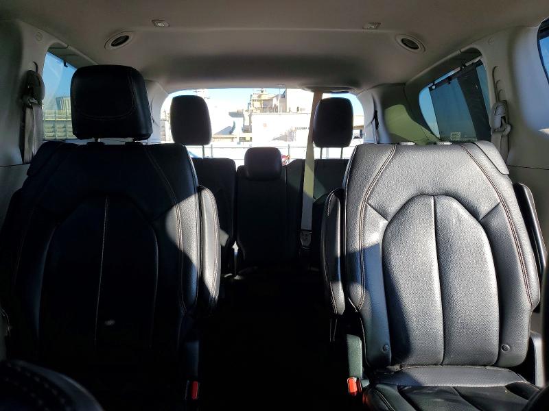 Photo 10 from auction – 2018 CHRYSLER PACIFICA with VIN 2C4RC1BGXJR217836
