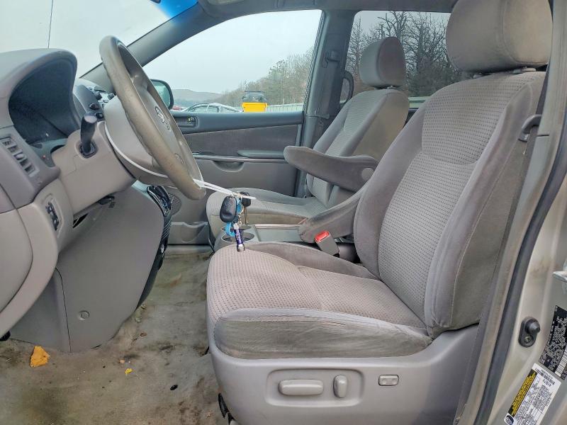 Photo 7 from auction – 2006 TOYOTA SIENNA with VIN 5TDZA23C96S502842