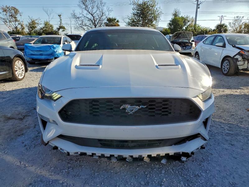Photo 5 from auction – 2018 FORD MUSTANG with VIN 1FA6P8TH0J5121160