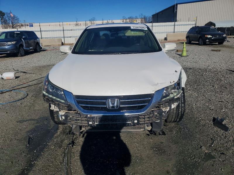 Photo 5 from auction – 2015 HONDA ACCORD with VIN 1HGCR3F82FA002984