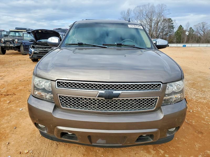 Photo 5 from auction – 2014 CHEVROLET SUBURBAN with VIN 1GNSKKE78ER213812
