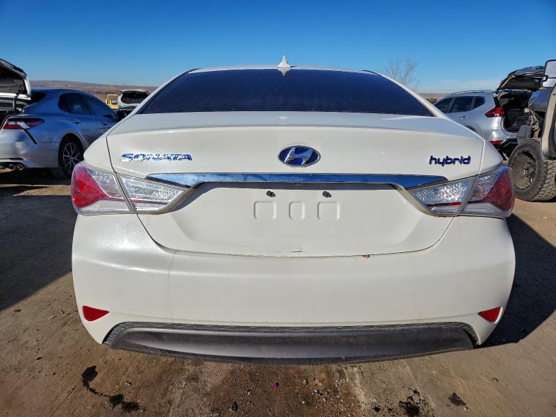 Photo 6 from auction – 2015 HYUNDAI SONATA HYB with VIN KMHEC4A48FA133531