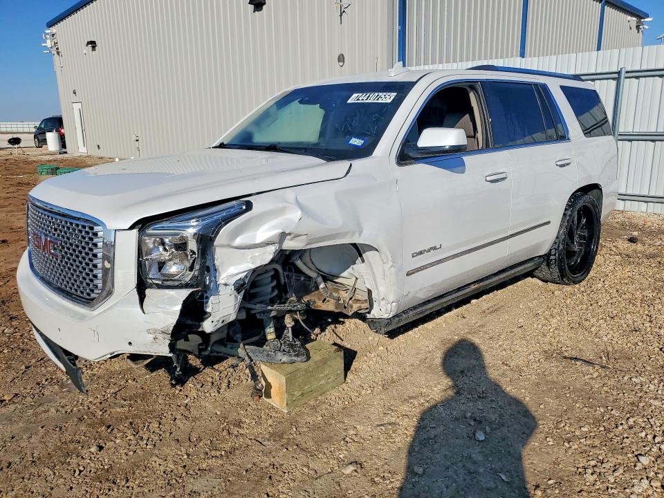 GMC YUKON 2017 with VIN 1GKS1CKJ3HR136728 - Photo from auction