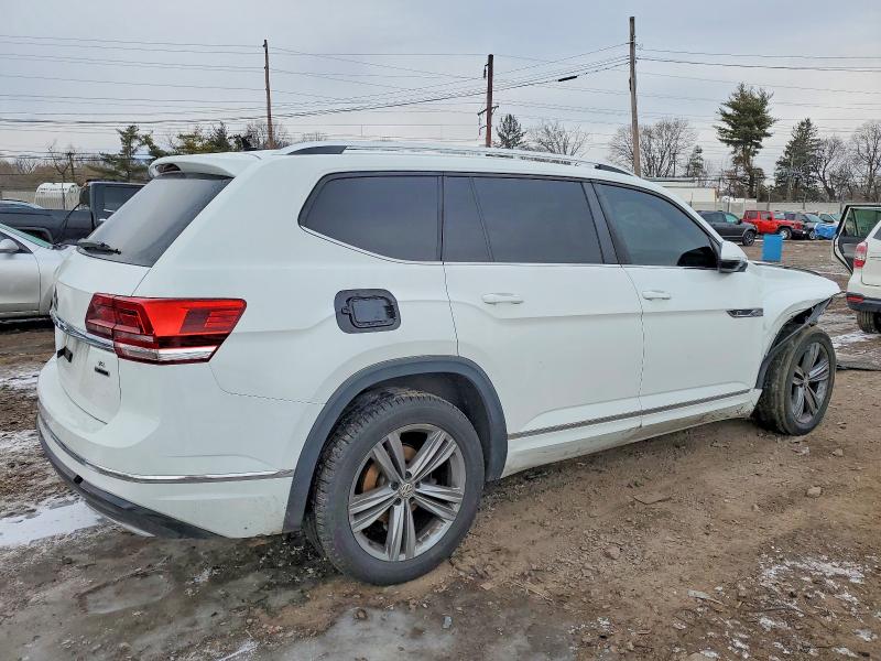 Photo 3 from auction – 2018 VOLKSWAGEN ATLAS SE with VIN 1V2PR2CA6JC575562