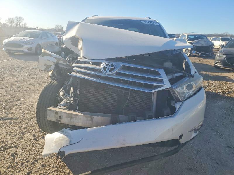 Photo 5 from auction – 2013 TOYOTA HIGHLANDER with VIN 5TDDK3EH6DS239227