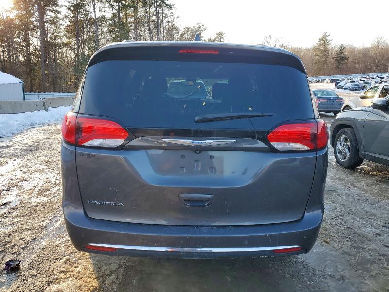 Photo 6 from auction – 2018 CHRYSLER PACIFICA with VIN 2C4RC1GG0JR182734