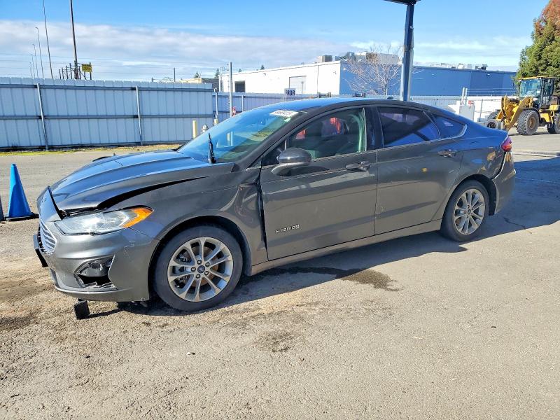 FORD FUSION 2019 with VIN 3FA6P0LU0KR174423 - Photo from auction