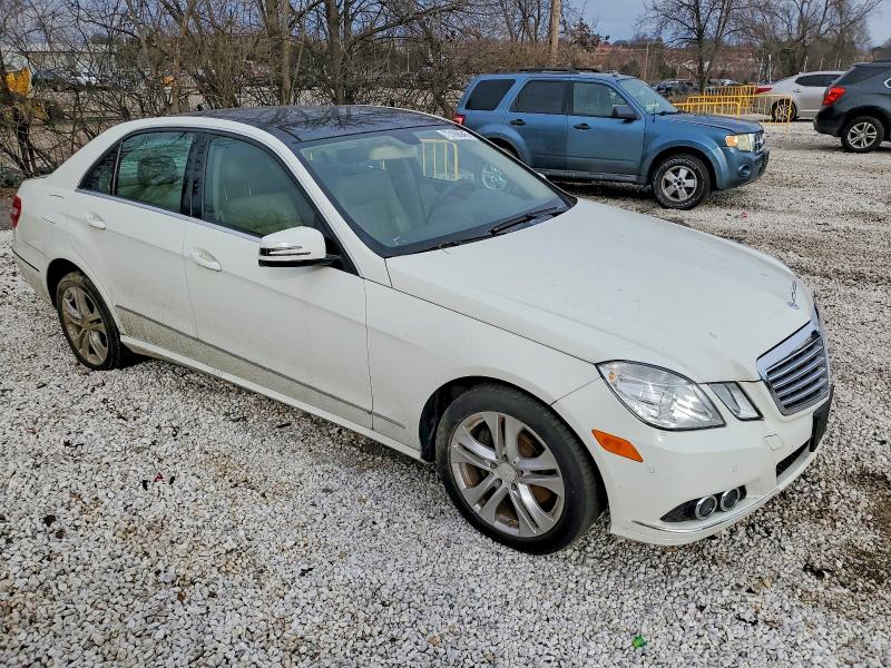 Photo 4 from auction – 2011 MERCEDES-BENZ E 350 with VIN WDDHF5GB3BA505880