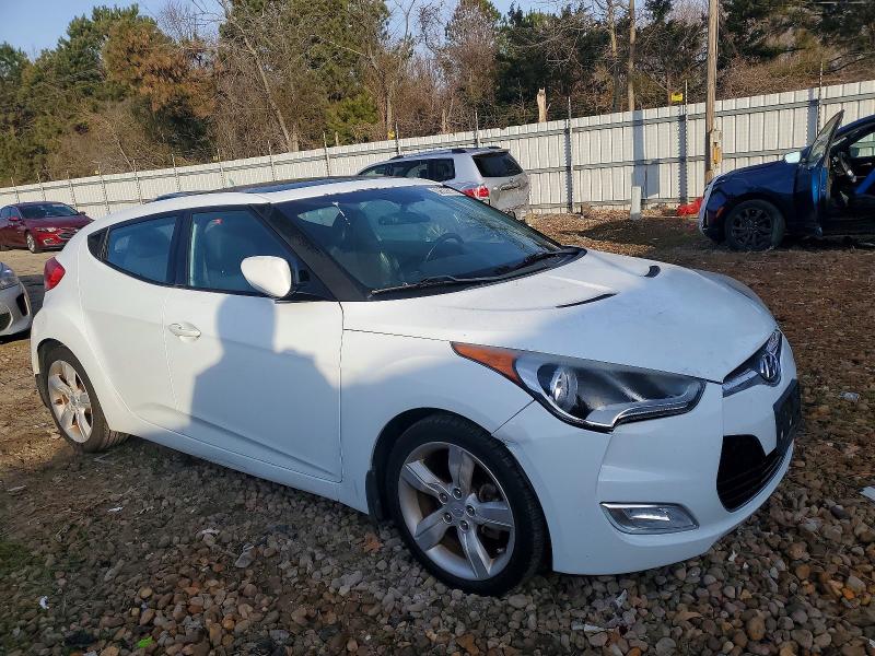Photo 4 from auction – 2014 HYUNDAI VELOSTER with VIN KMHTC6AD5EU185232